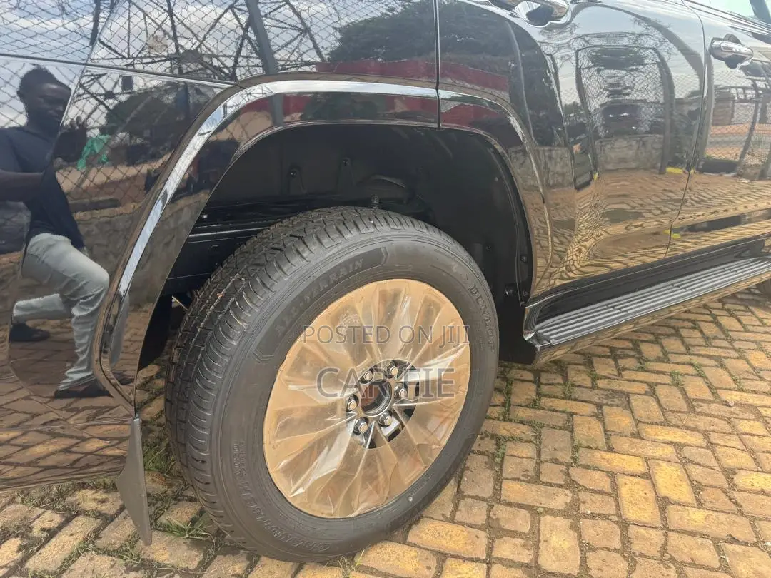 New Toyota Land Cruiser LC300 2025 Black