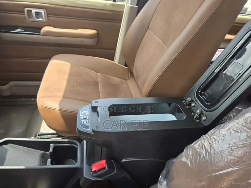 New Toyota Land Cruiser LC300 2025 Beige