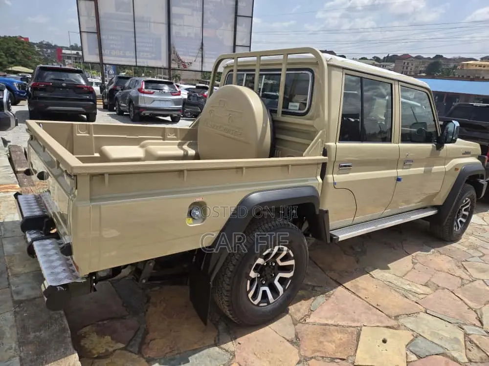New Toyota Land Cruiser LC300 2025 Beige