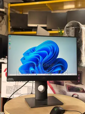 Desktop Computer Dell OptiPlex 7460 16GB Intel Core i7 SSD 256GB
