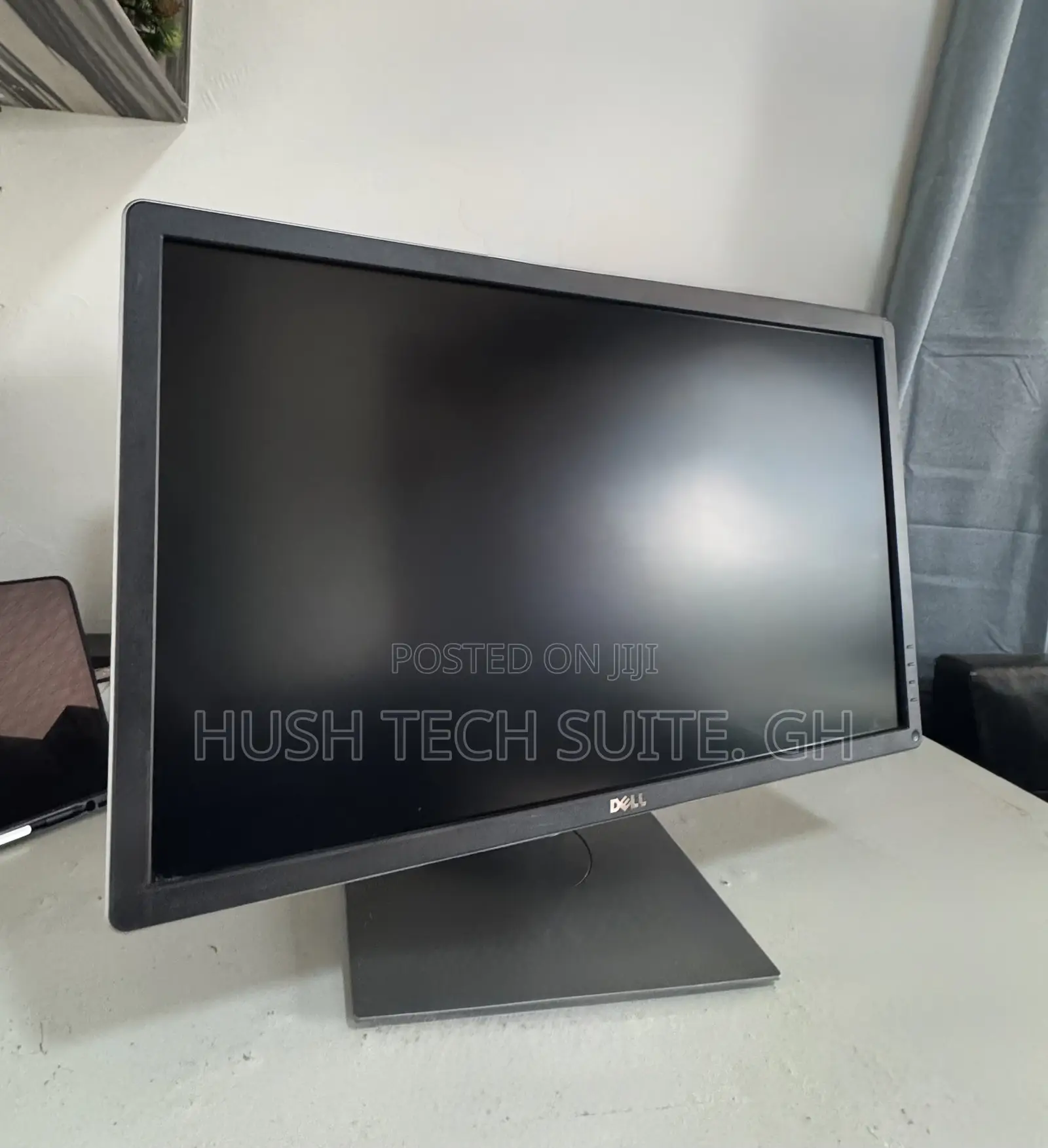 Dell 27” Ips 3840 X 2160 Wide Monitor 