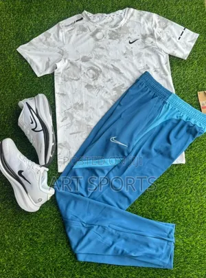 Nike Sports/Gym Set With Sneakers