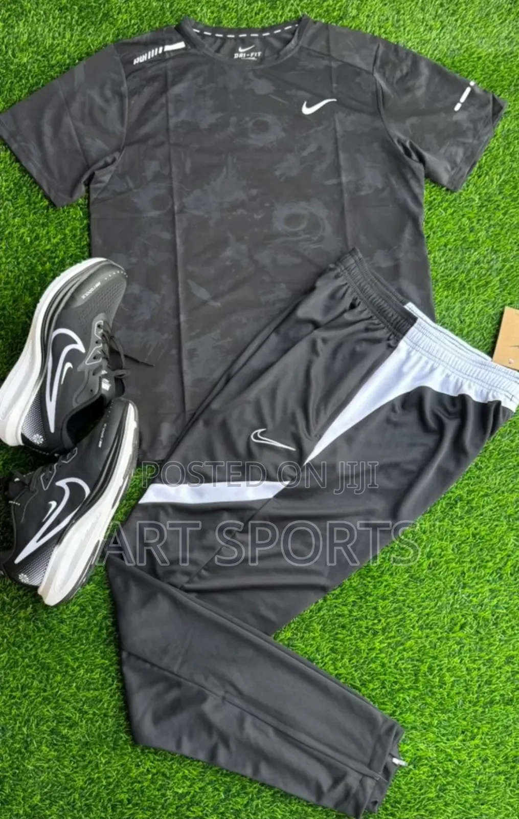 Nike Sports/Gym Set With Sneakers