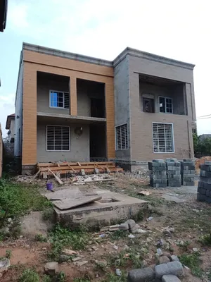 6bdrm House in Pokuase for sale