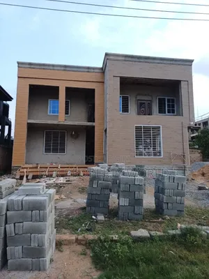 6bdrm House in Pokuase for sale