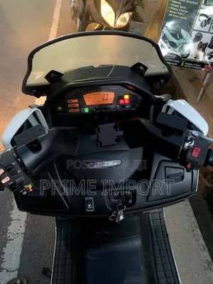 Suzuki Burgman 2021 White
