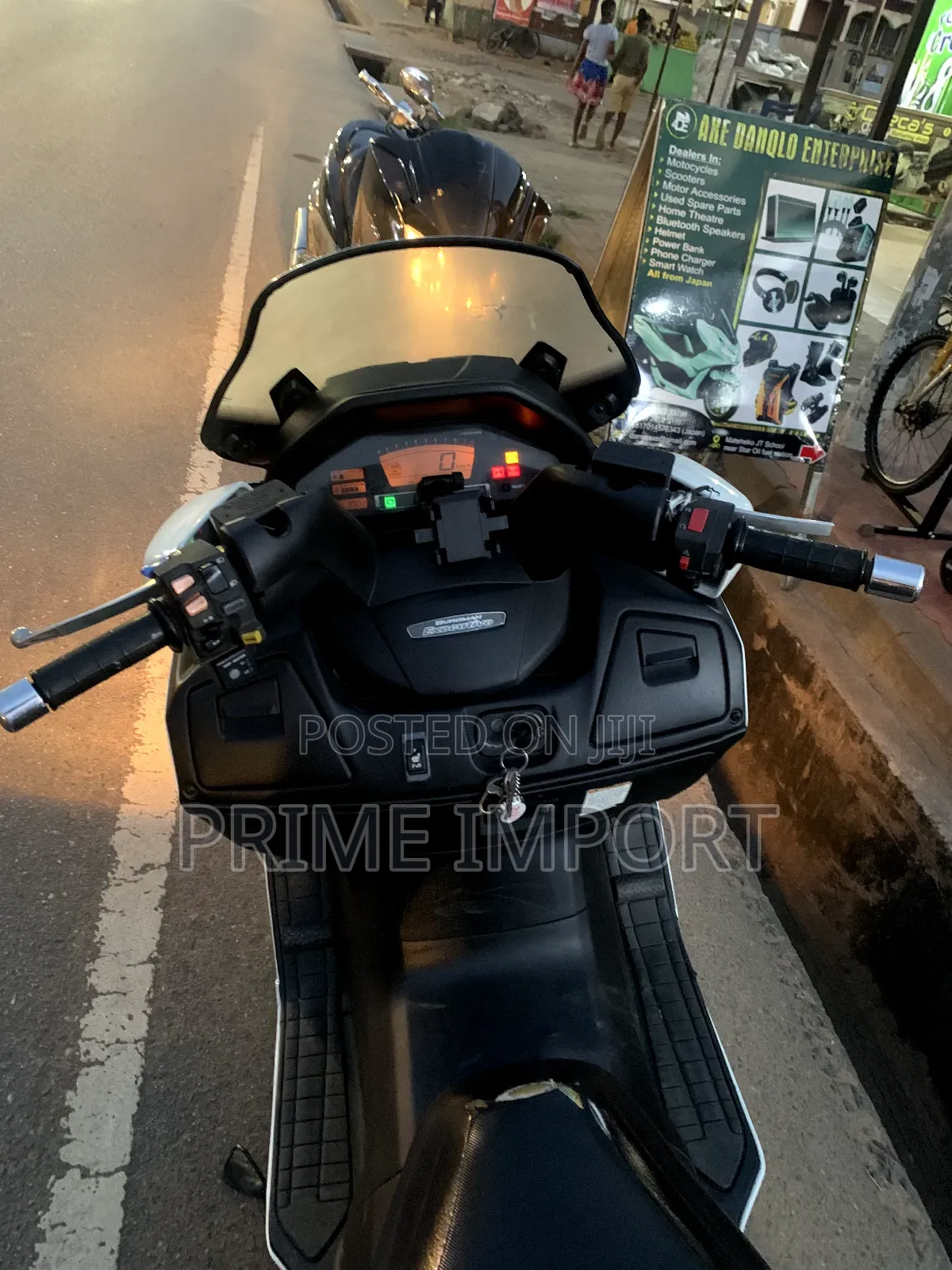 Suzuki Burgman 2021 White