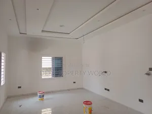 6bdrm House in Pokuase for sale