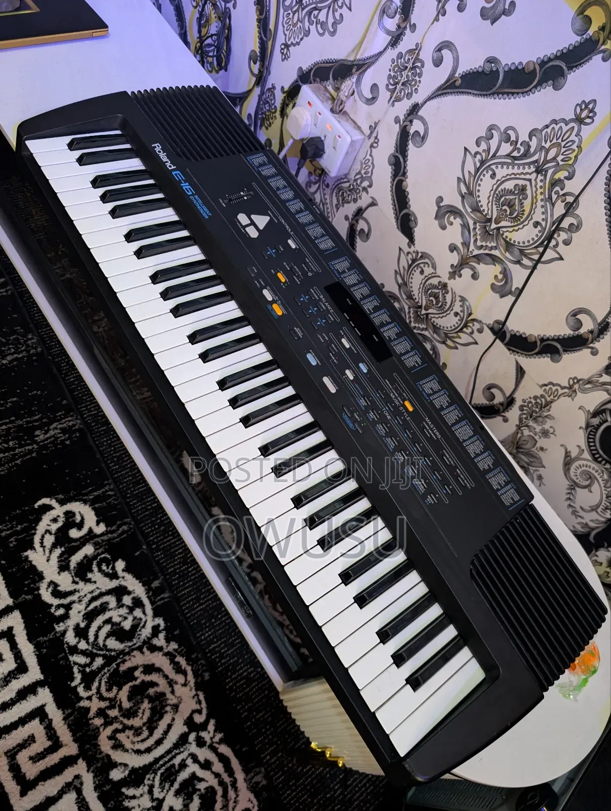Roland E16 Keyboard