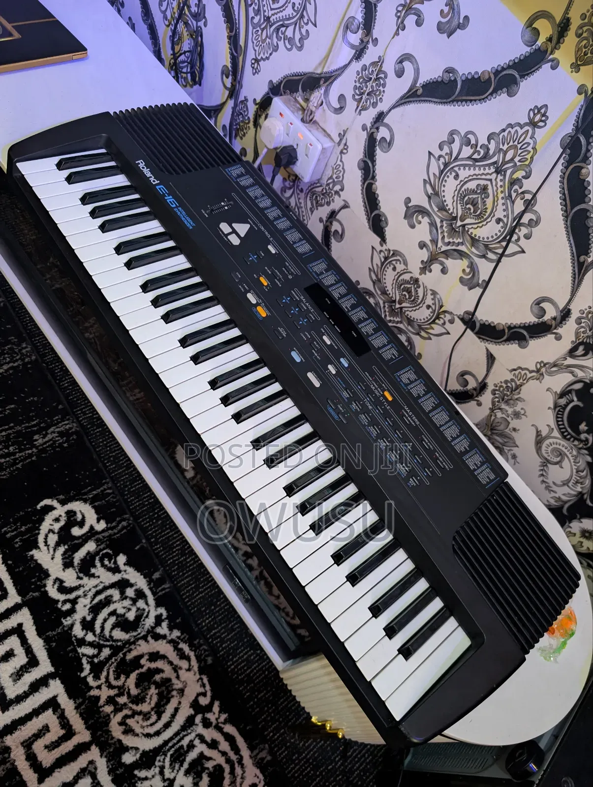 Roland E16 Keyboard