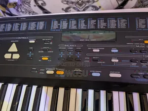 Roland E16 Keyboard