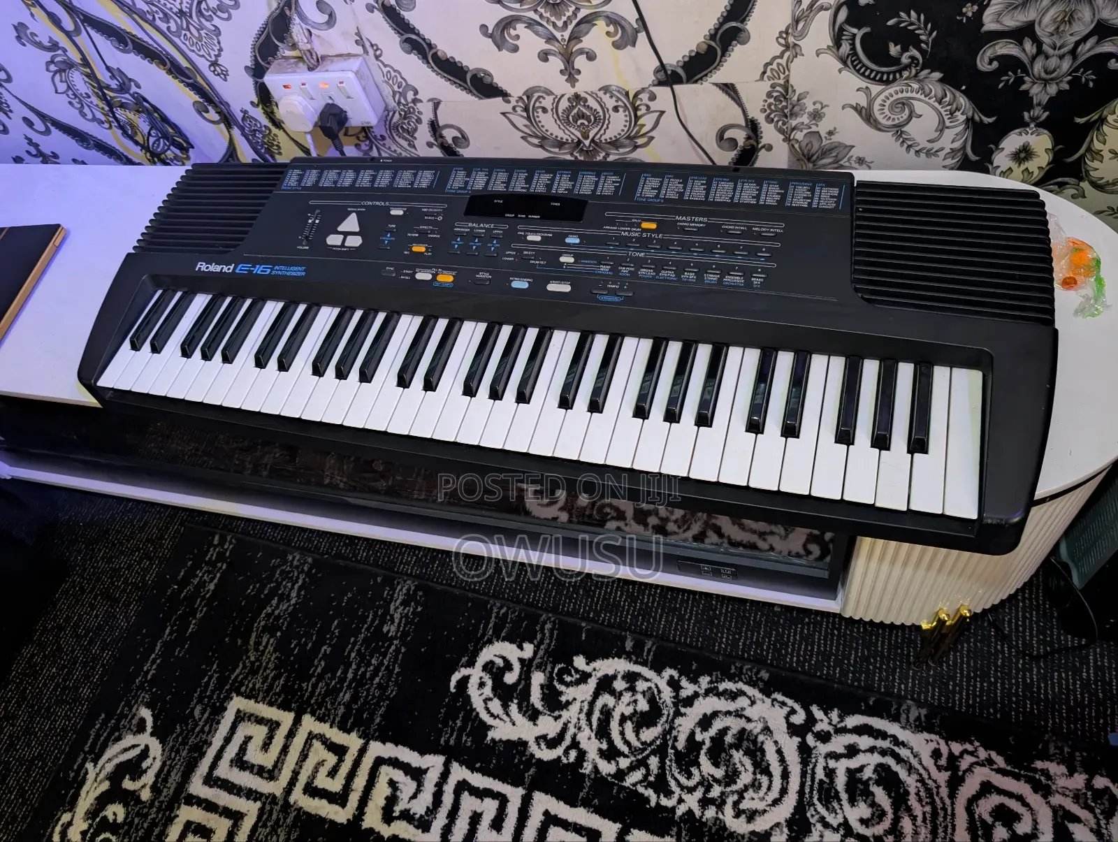 Roland E16 Keyboard