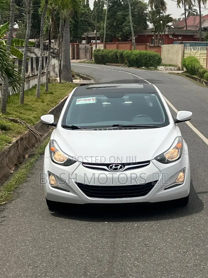Hyundai Elantra SE Sedan FWD (1.8L 4cyl 6A) 2016 White