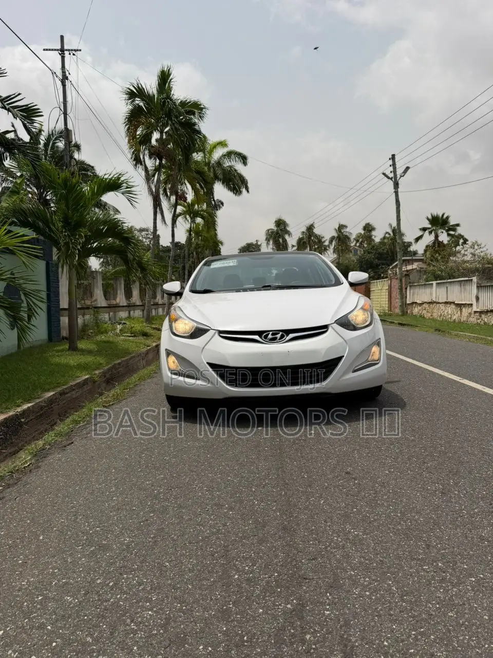 Hyundai Elantra SE Sedan FWD (1.8L 4cyl 6A) 2016 White