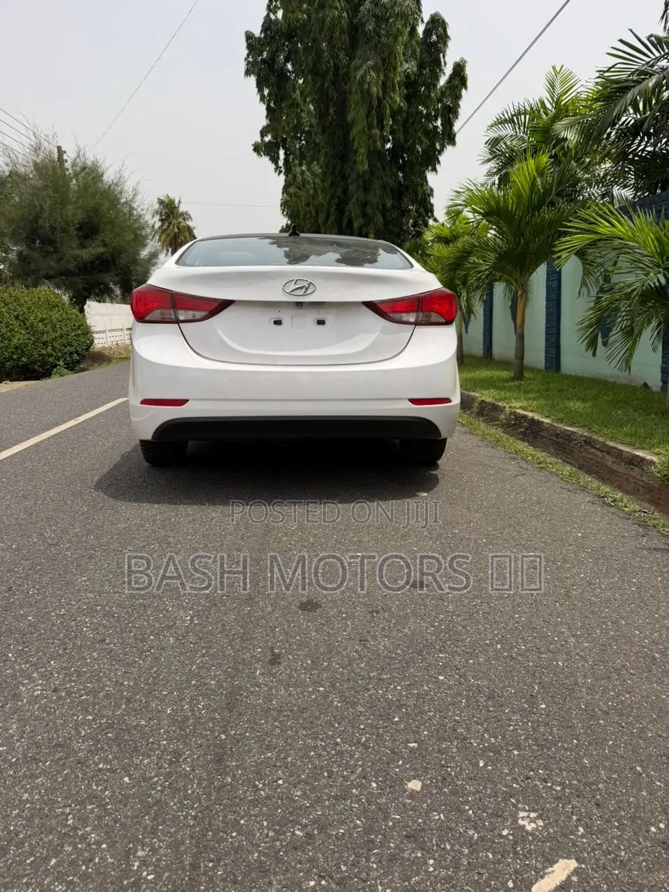 Hyundai Elantra SE Sedan FWD (1.8L 4cyl 6A) 2016 White