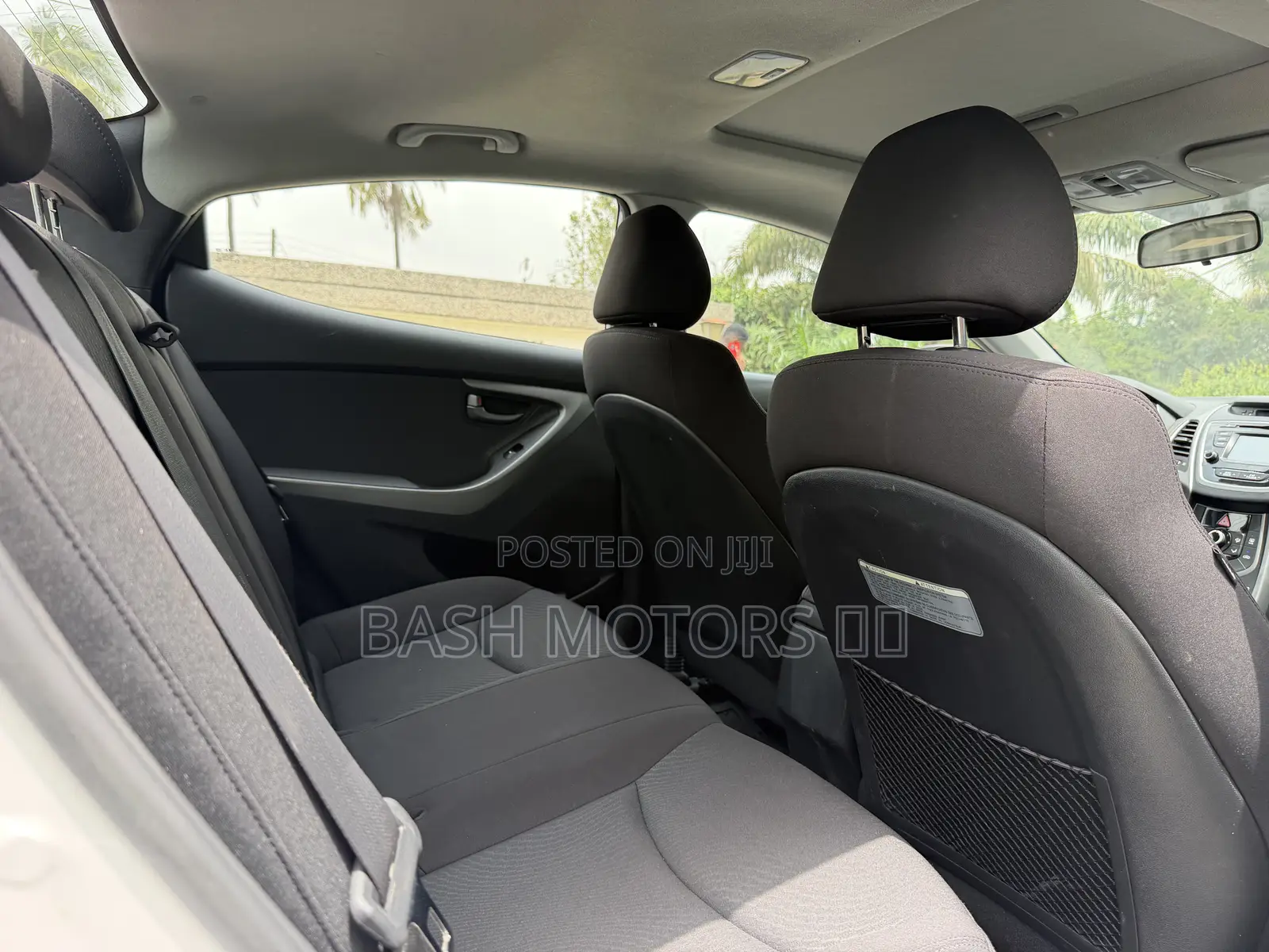 Hyundai Elantra SE Sedan FWD (1.8L 4cyl 6A) 2016 White