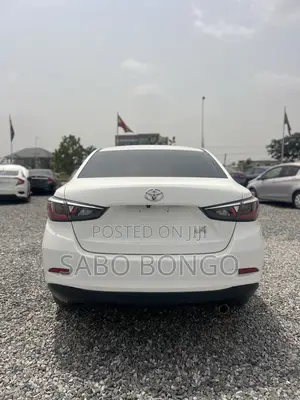 Toyota Yaris iA 1.5 FWD 2016 White