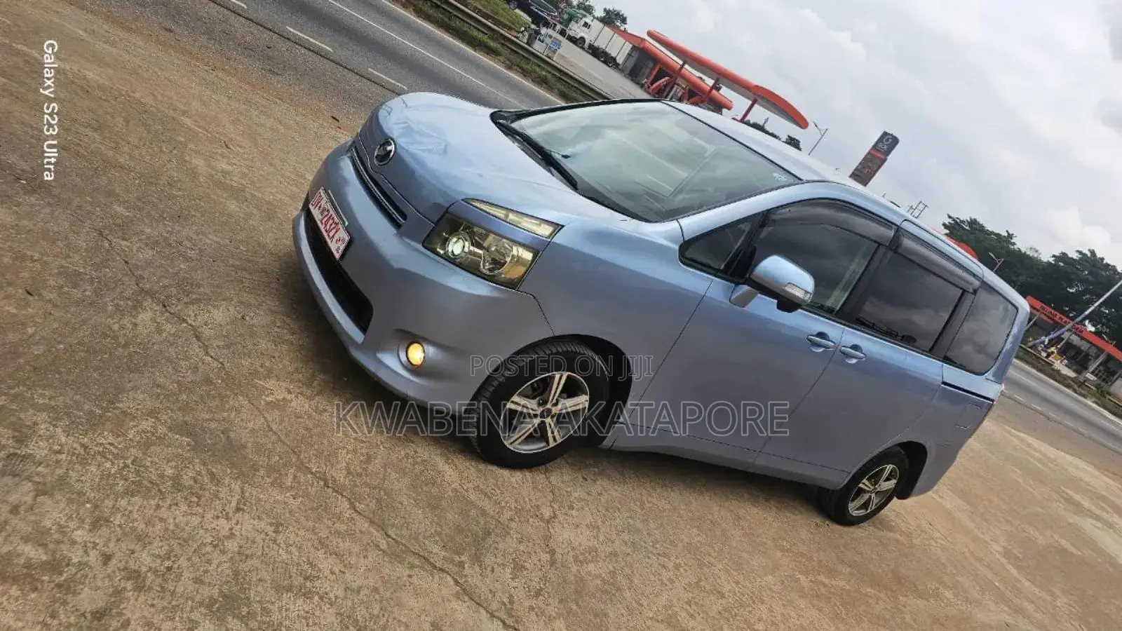 Toyota Voxy X 2WD 8-Seater 2014 Blue