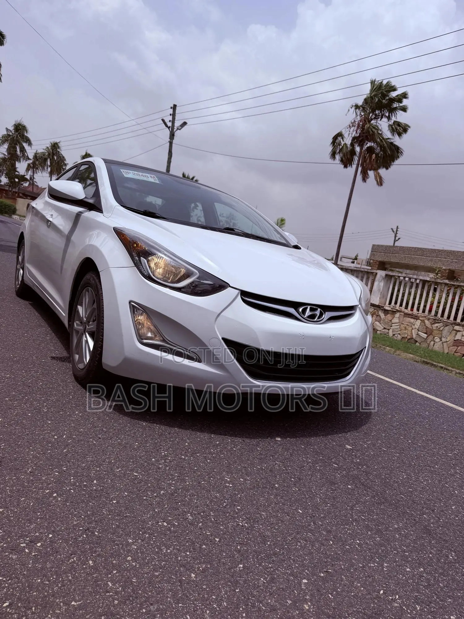Hyundai Elantra SE Sedan FWD (1.8L 4cyl 6A) 2016 White