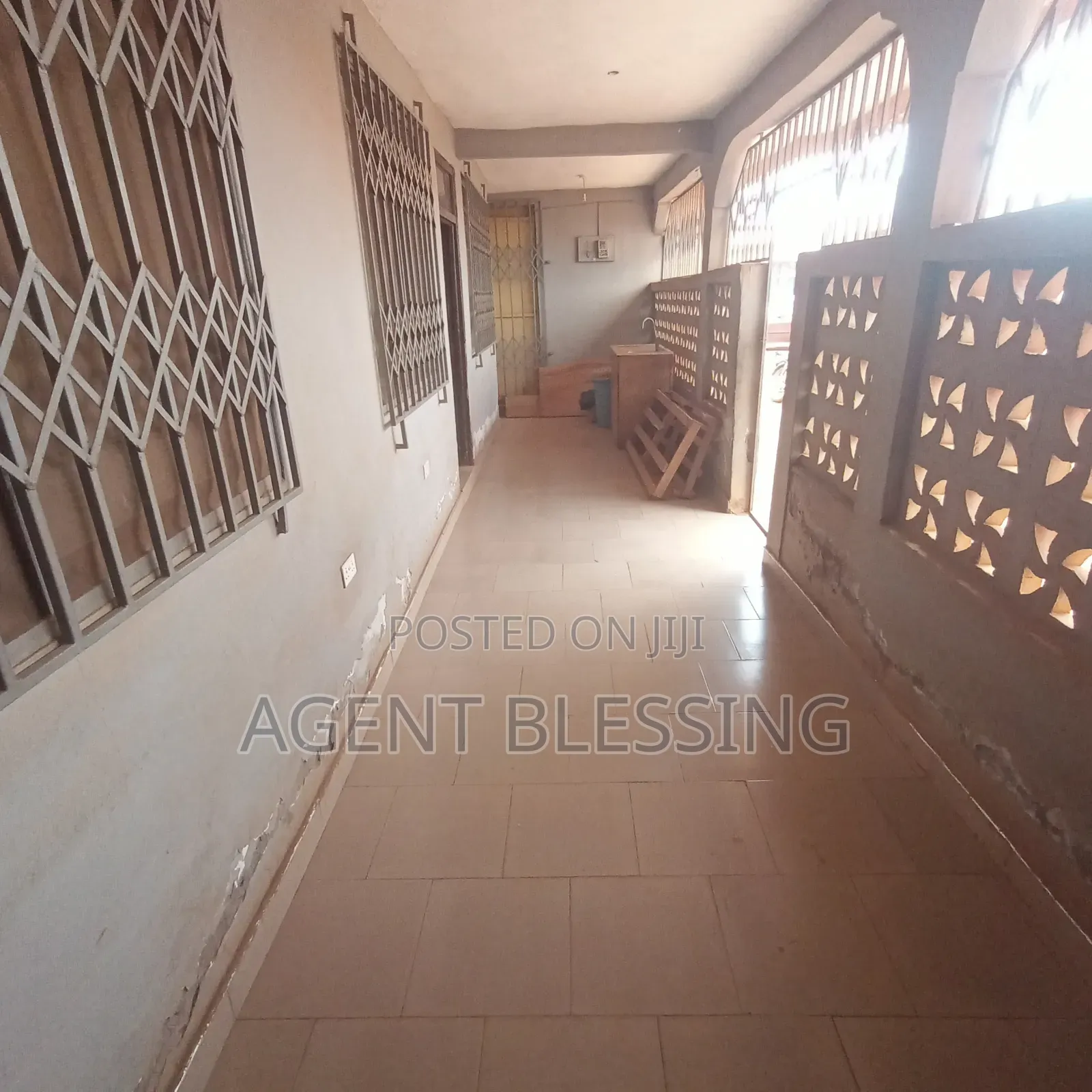 1bdrm Apartment in Golf City, Tema Metropolitan for rent
