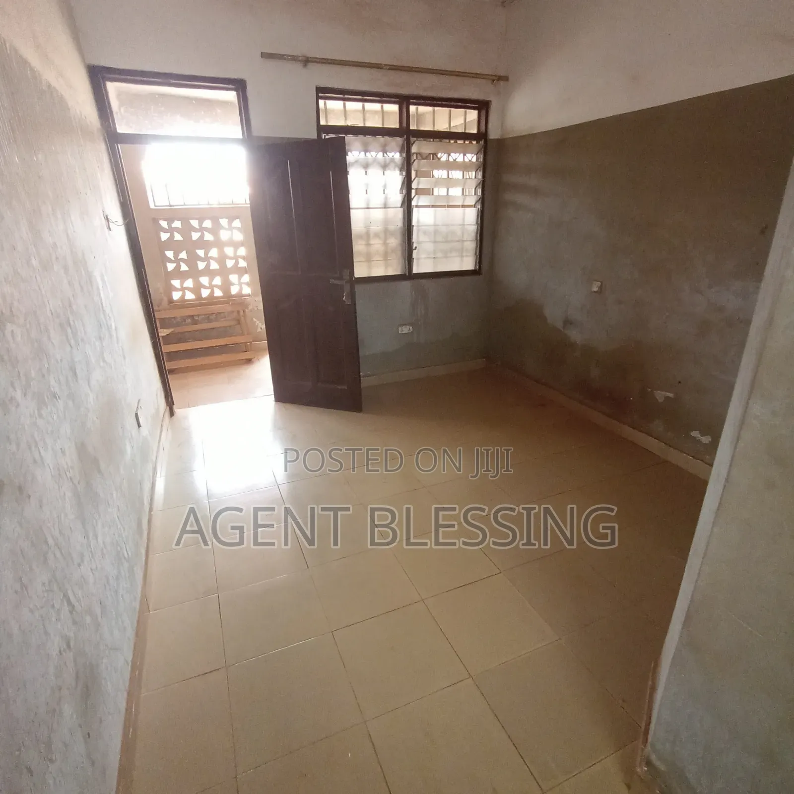 1bdrm Apartment in Golf City, Tema Metropolitan for rent