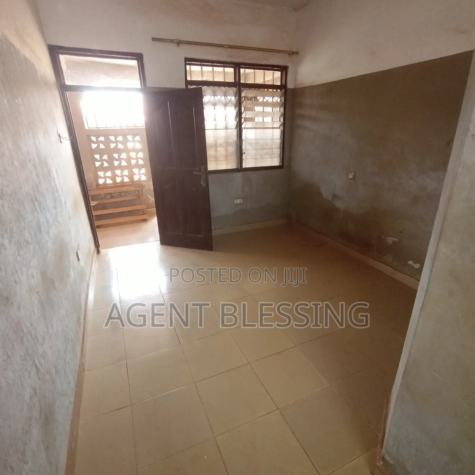 1bdrm Apartment in Golf City, Tema Metropolitan for rent