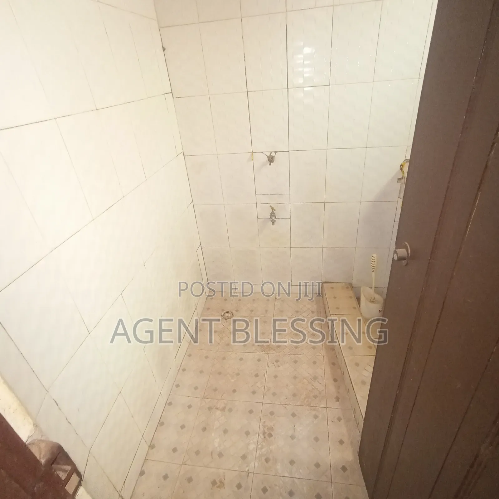 1bdrm Apartment in Golf City, Tema Metropolitan for rent