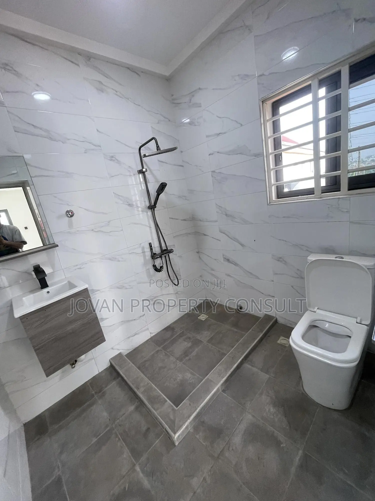 4bdrm House in Pokuase Acp for sale
