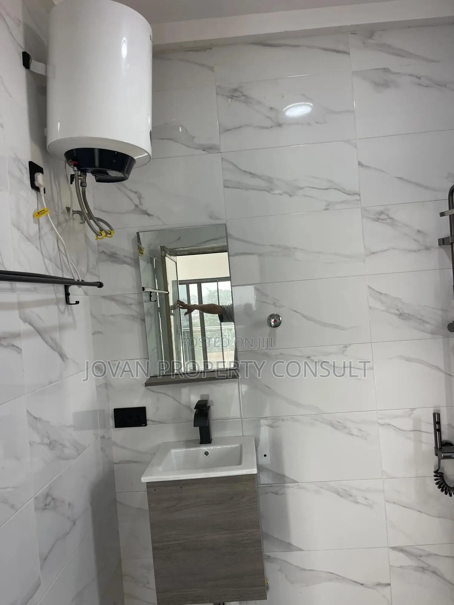 4bdrm House in Pokuase Acp for sale