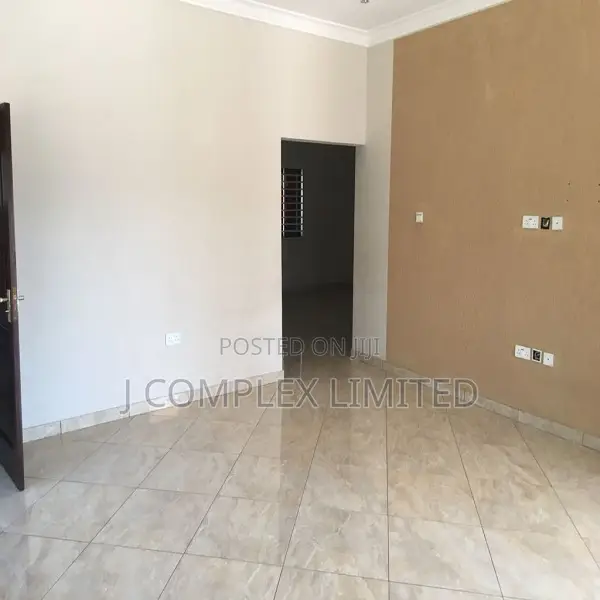 4bdrm House in Osu Ako-Adjei for rent