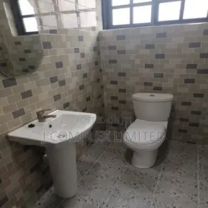 4bdrm House in Nyaniba Estate for rent