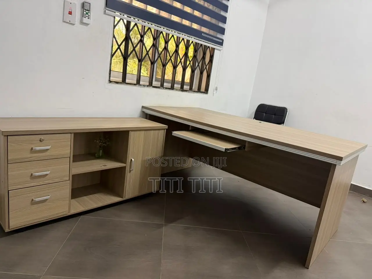 Executive Office Table With Drawer