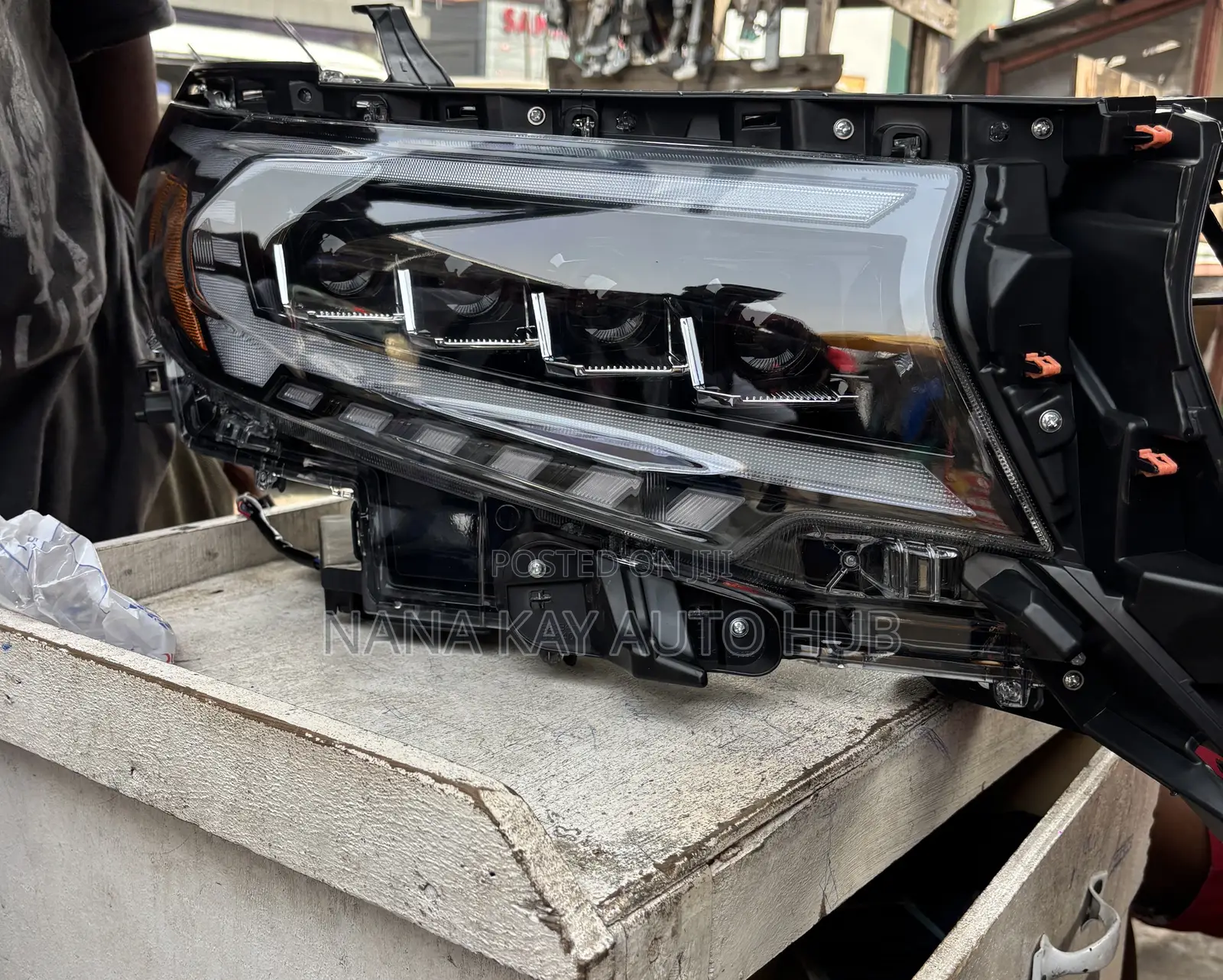 Toyota Landcruiser Prado 2016-2022 Spec Headlight