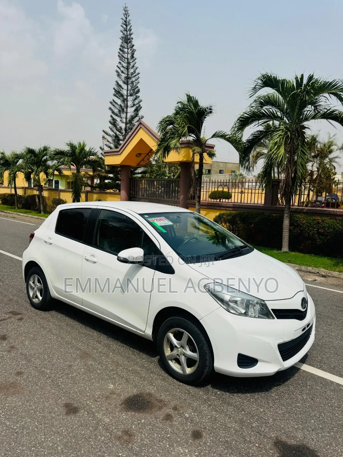 Toyota Vitz 1.3 FWD 5dr 2013 White