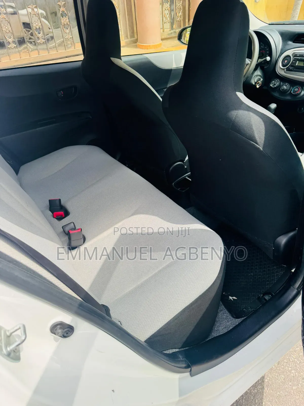 Toyota Vitz 1.3 FWD 5dr 2013 White