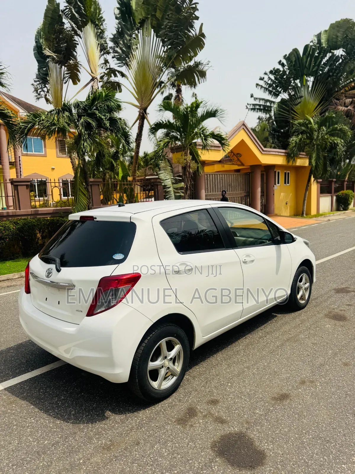 Toyota Vitz 1.3 FWD 5dr 2013 White