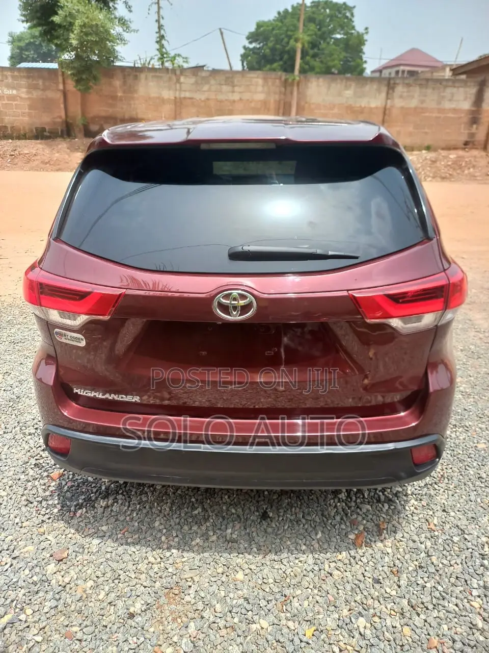 Toyota Highlander LE 4x2 (2.7L 4cyl 6A) 2018 Burgundy