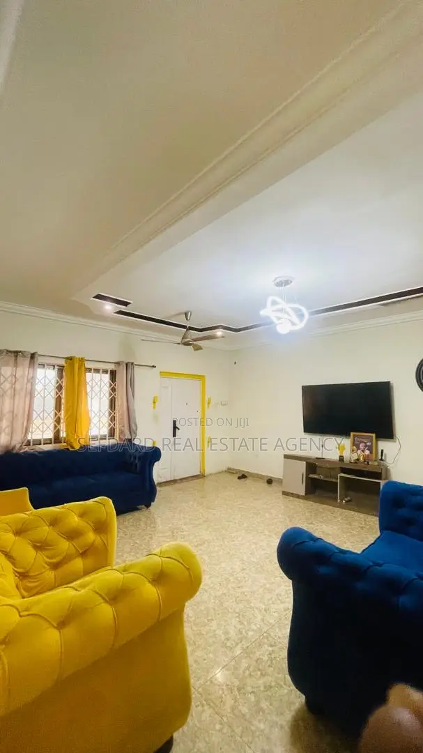 5bdrm House in Pokuase for sale