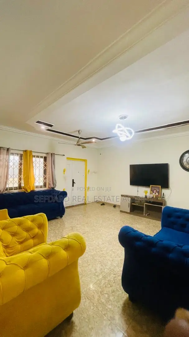 5bdrm House in Pokuase for sale