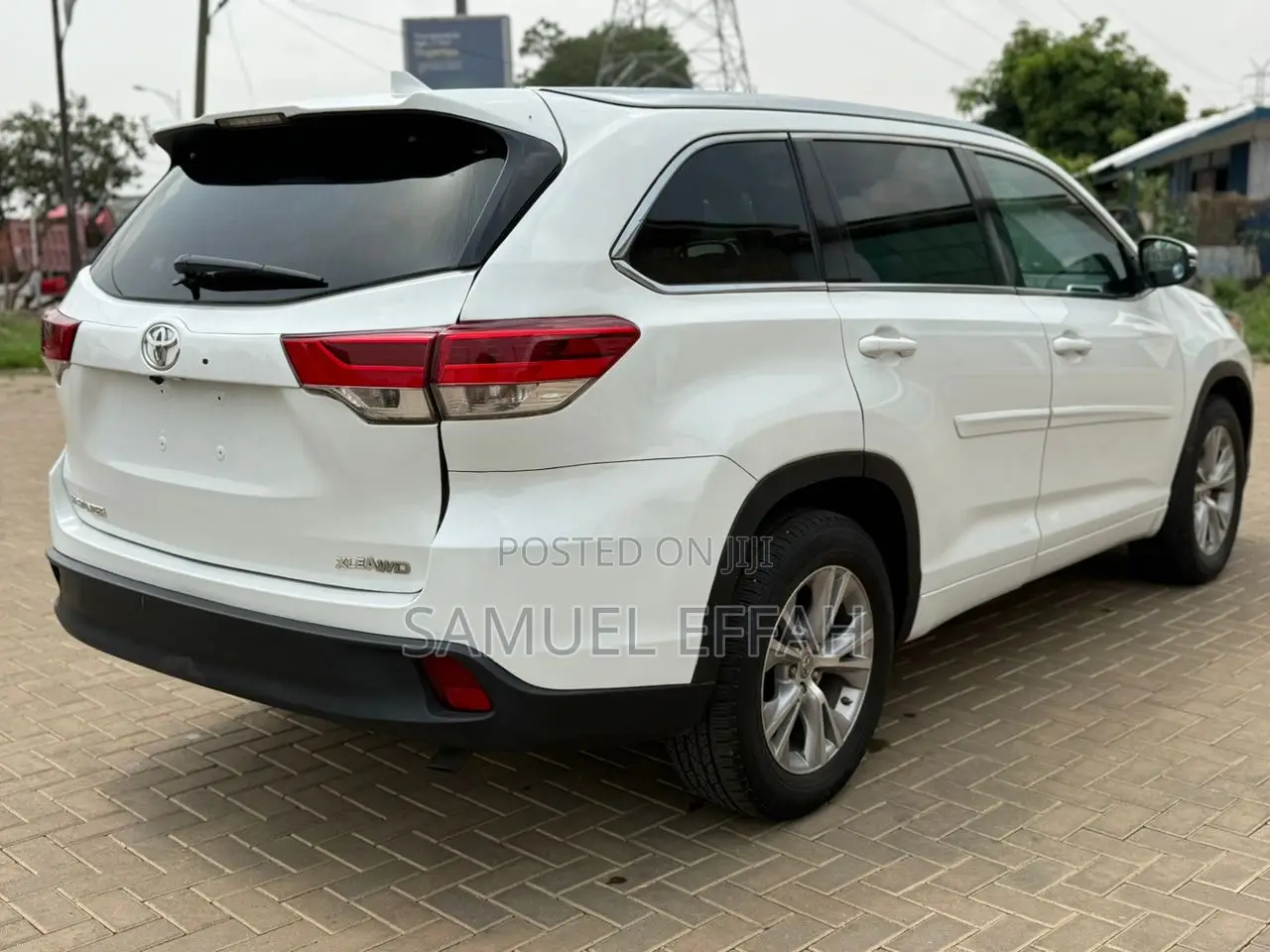 Toyota Highlander XLE 4dr SUV AWD (3.5L 6cyl 6A) 2014 White