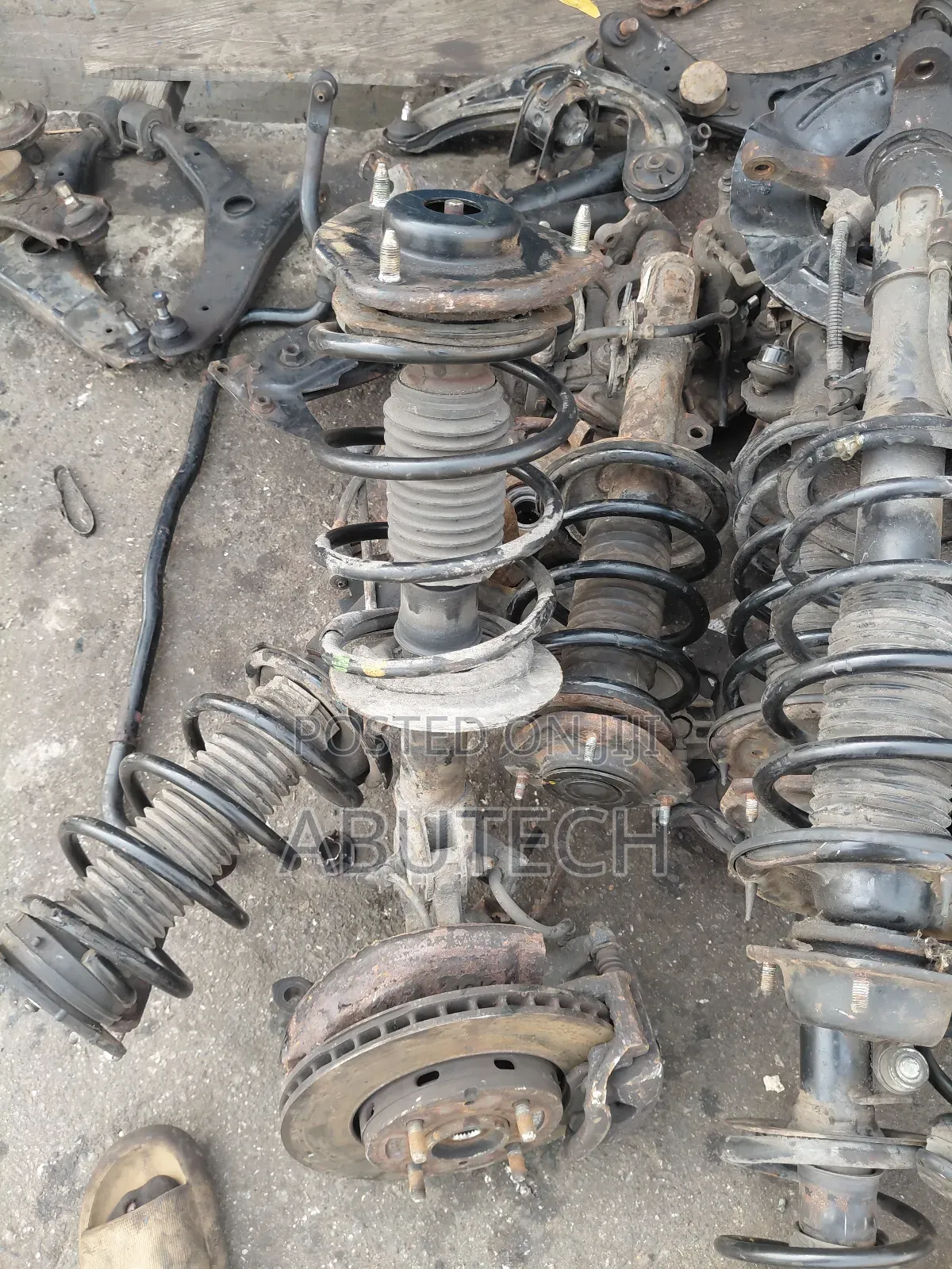 Front Shock and Hub Mitsubishi Carisma 1997, 1999, 2002, 2005