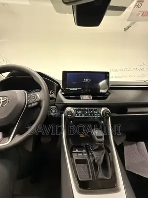 New Toyota RAV4 XLE 2025 White