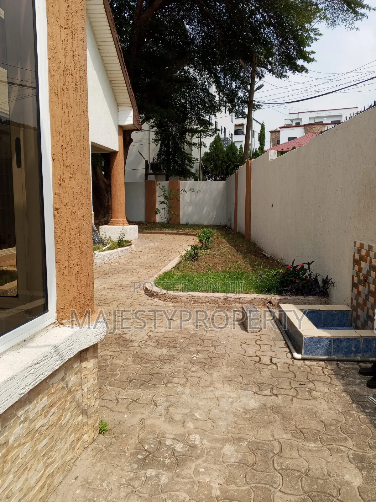 4bdrm Duplex in Airport Residential, Spintex for rent