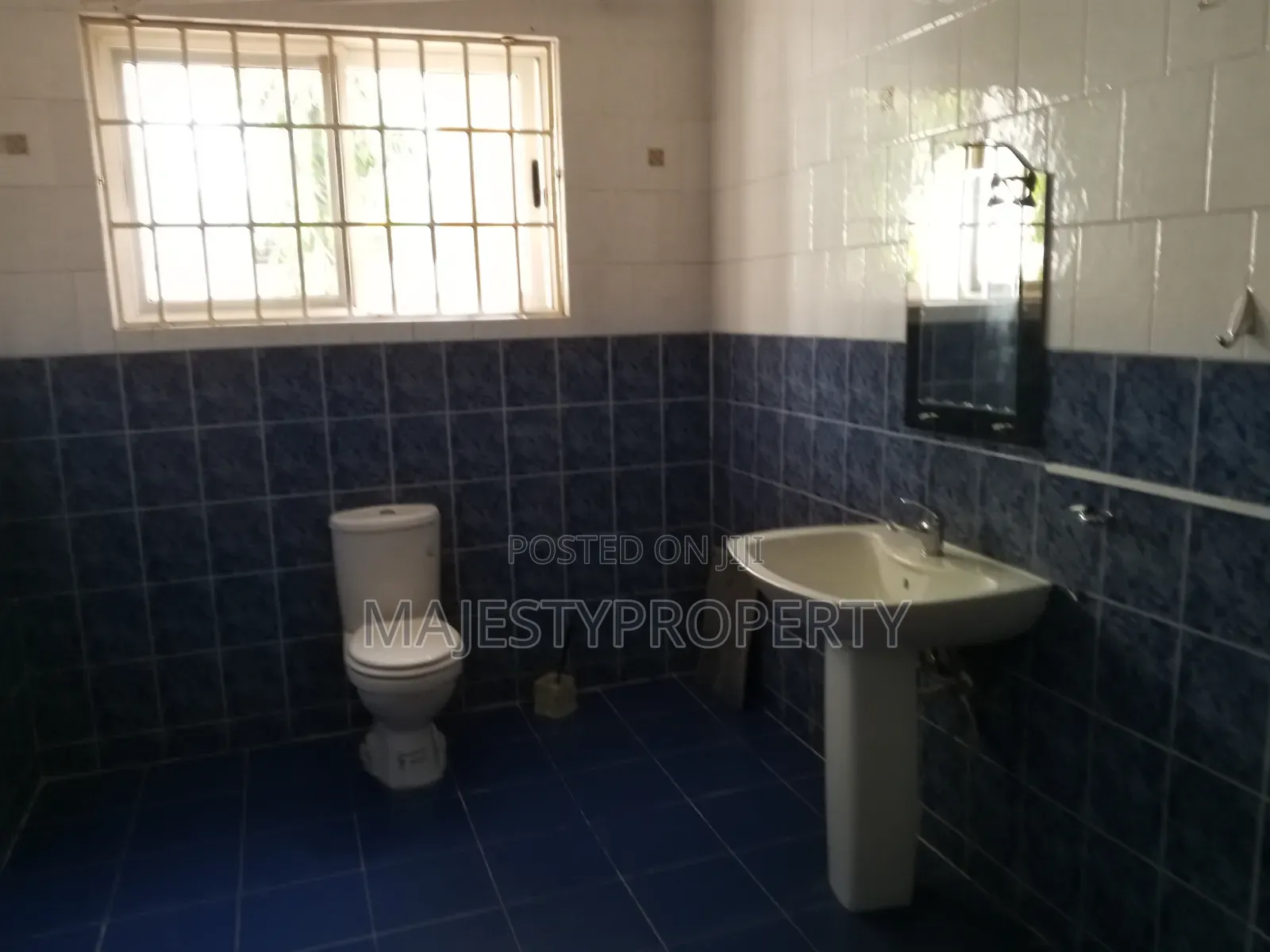 4bdrm Duplex in Airport Residential, Spintex for rent