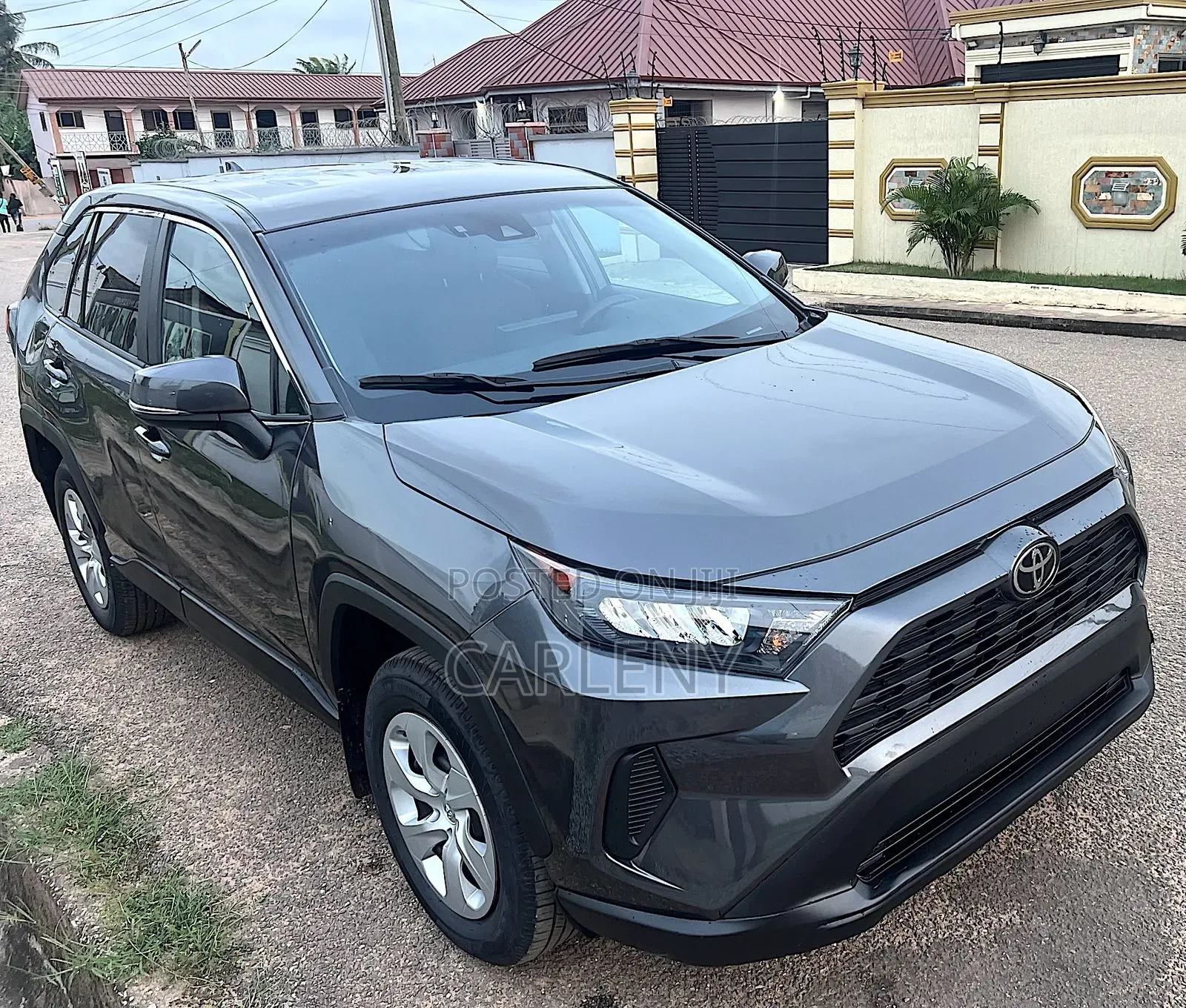 Toyota RAV4 LE 2022 Gray