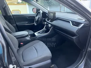 Toyota RAV4 LE 2022 Gray
