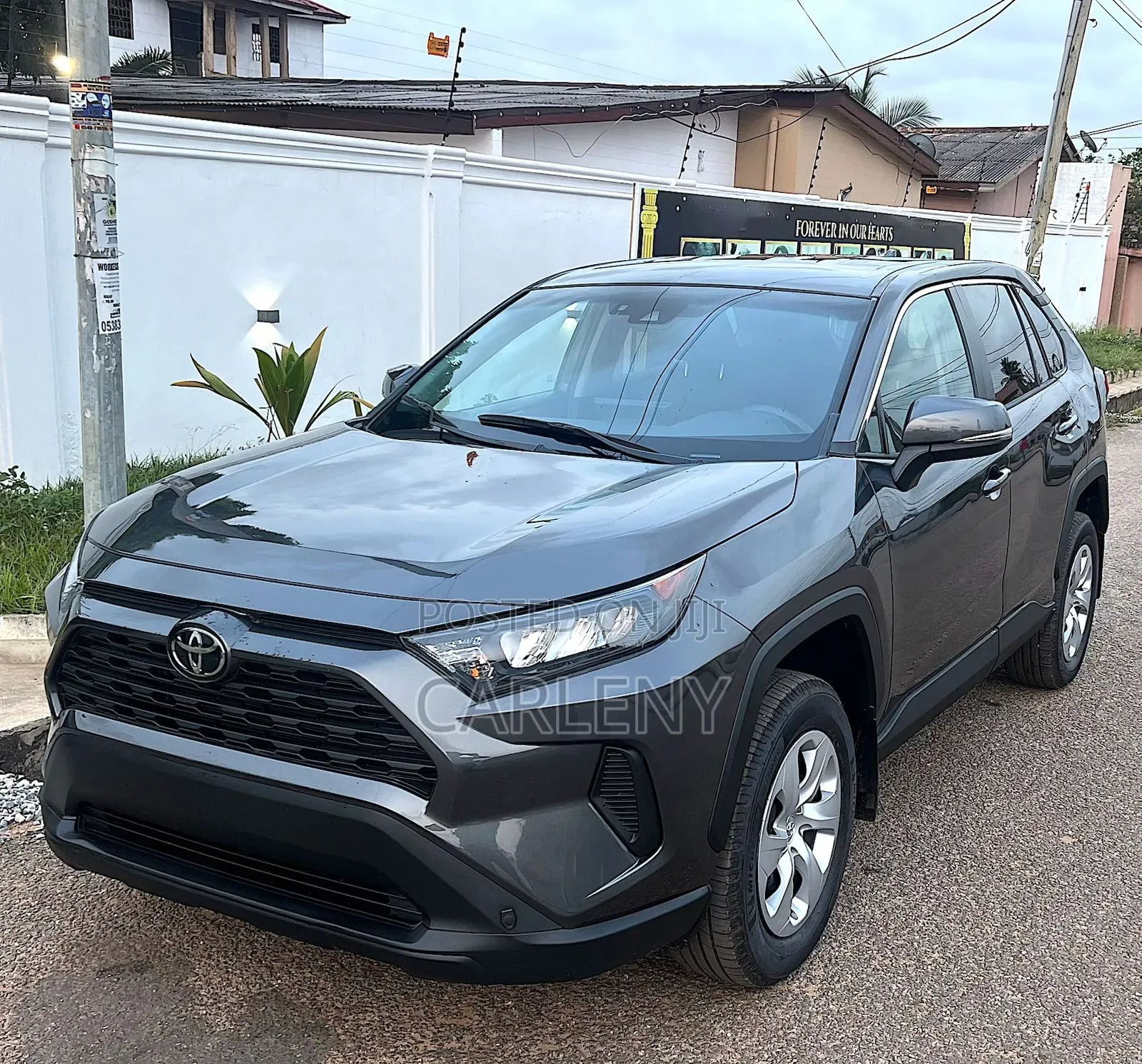 Toyota RAV4 LE 2022 Gray