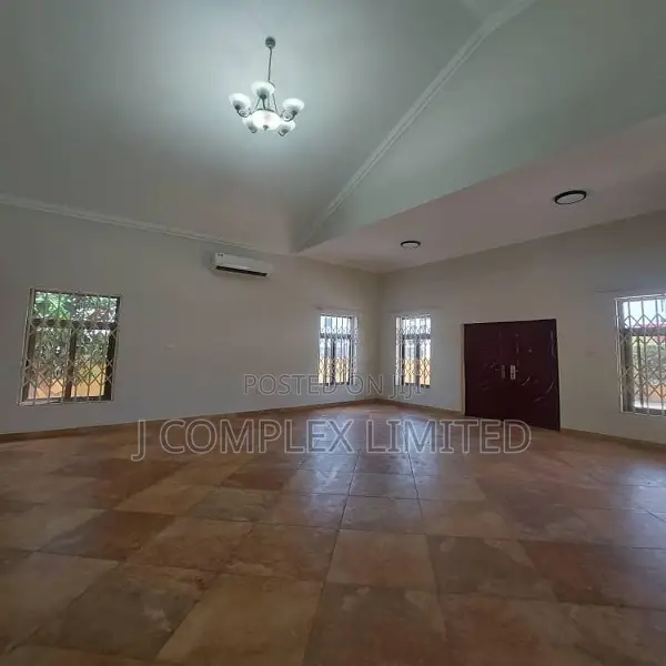 4bdrm House in Airport Residential Area for rent