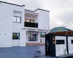 En-Suit 5 Bedrooms House