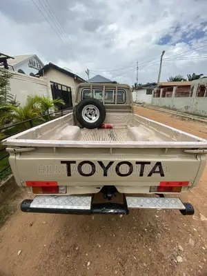 Toyota Land Cruiser 2007 Gold